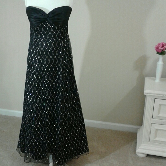 Onyx Nite Dresses & Skirts - Prom Dress by ONYX Nite , black sz 6